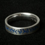 Ring "blau opak x", Silber mit Emaille, Weite 57 --- 160,- €